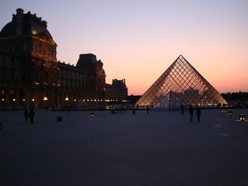 Tout près de notre nouveau studio à Paris, ville de lumière. Tout près de notre nouveau studio à Paris, ville de lumière.